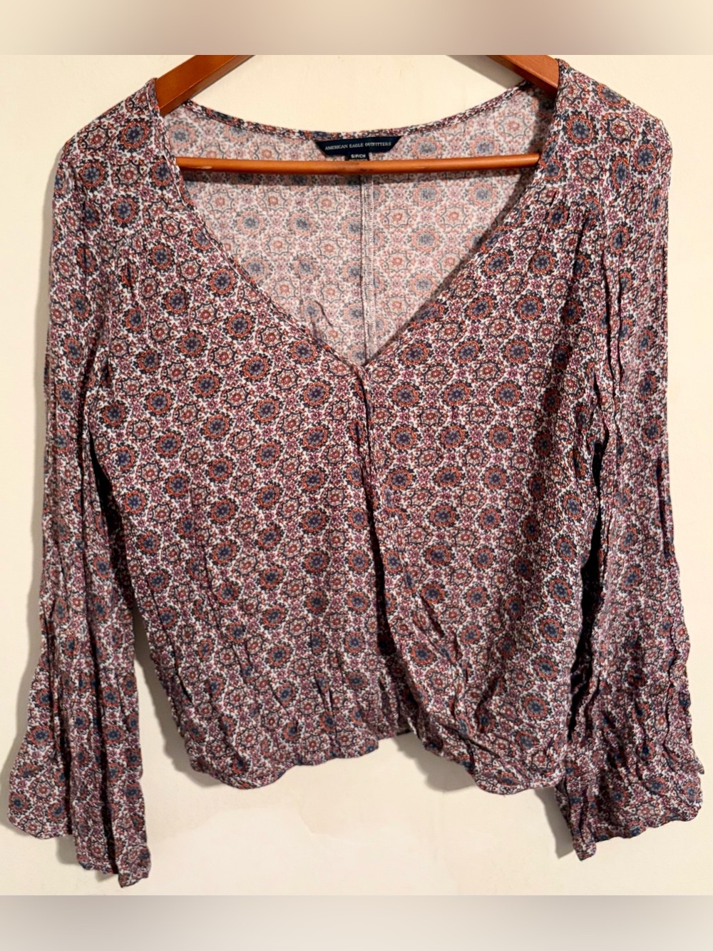 Women’s Sz S American Eagle Outfitters Aztec Floral V-Neck Blouse Flared Sleeves